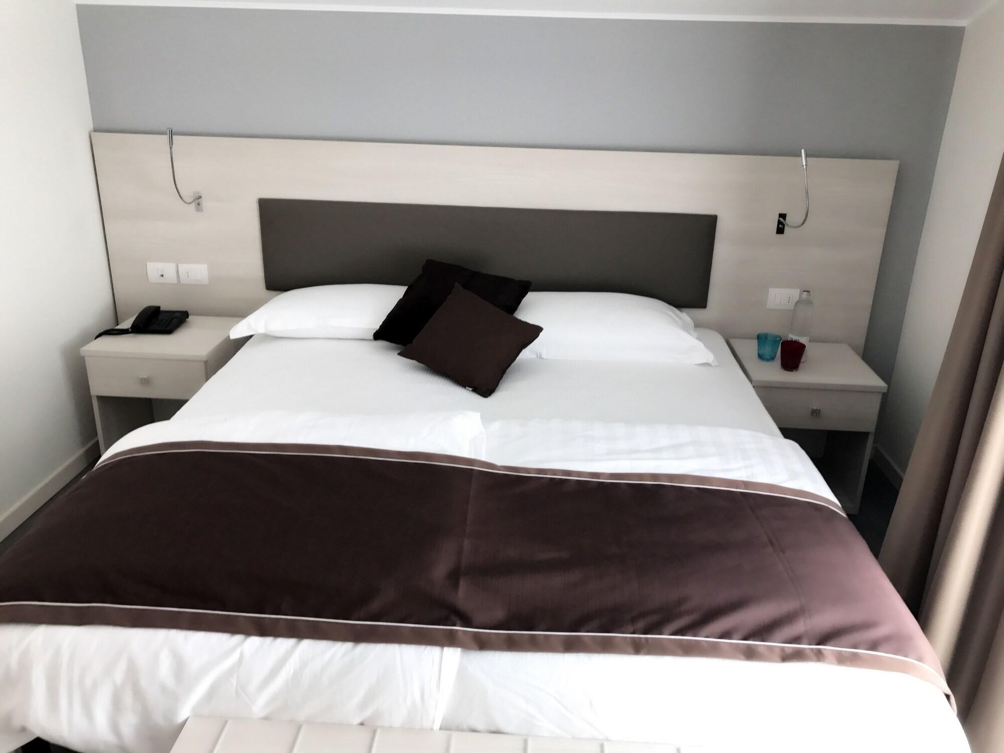 Hotel Dogana ซีร์มิโอเน ภายนอก รูปภาพ